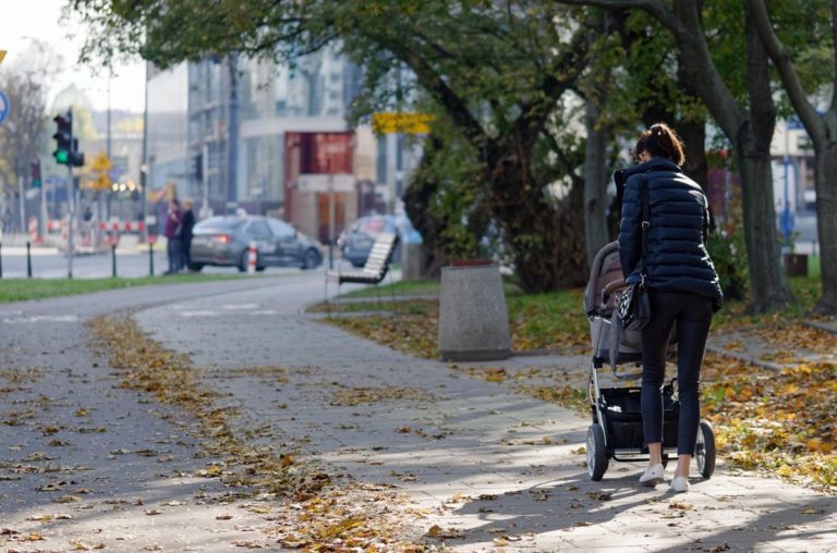 Jak przygotować podłoże pod kostkę brukową?