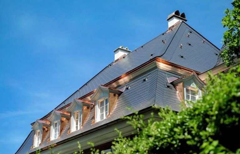 Remont dachu płaskiego: jakie wyzwania niesie ze sobą remont dachu płaskiego?